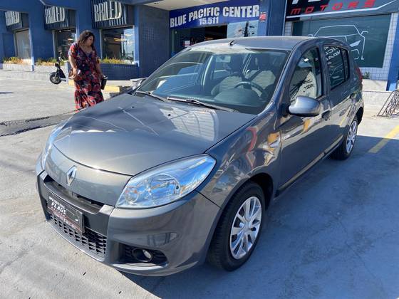 RENAULT SANDERO 1.6 EXPRESSION 8V FLEX 4P MANUAL RENAULT SANDERO 1.6 EXPRESSION 8V FLEX 4P MANUAL